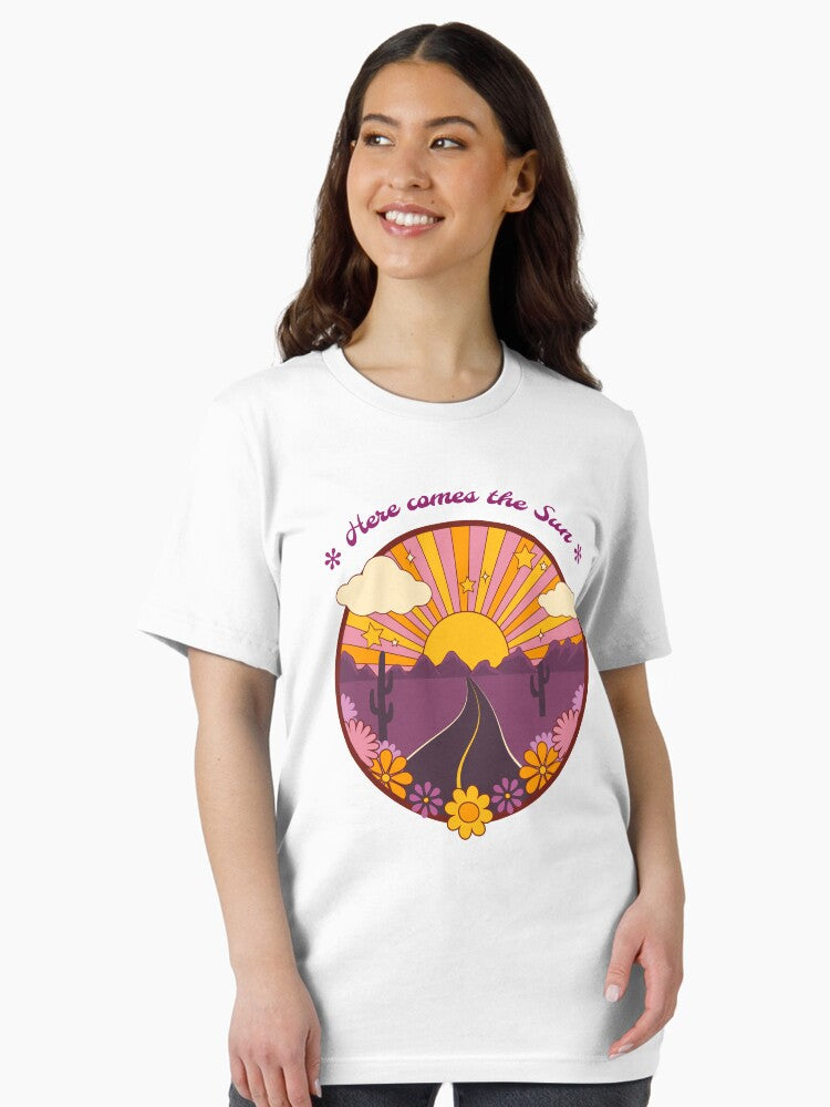 Here Comes the Sun - Retro Roadtrip Essential T-Shirt