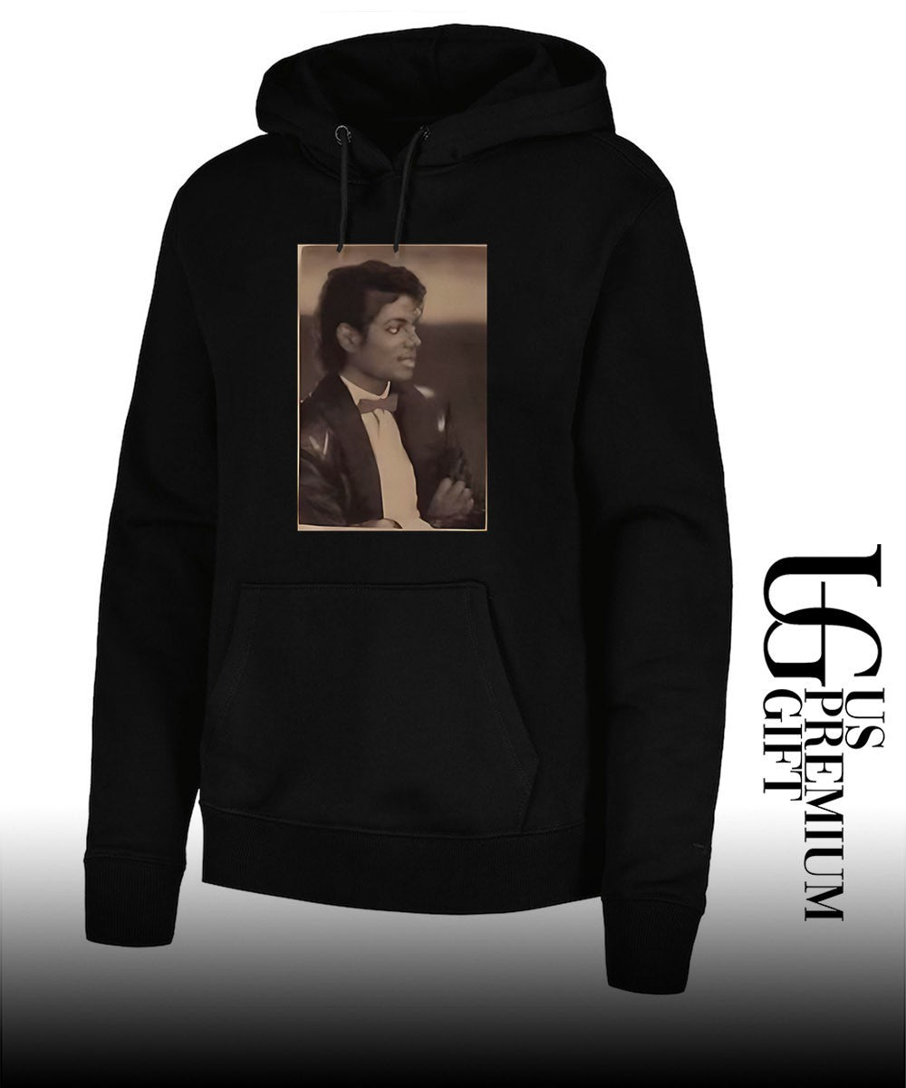 Louis Tomlinson wearing Michael photo shirt