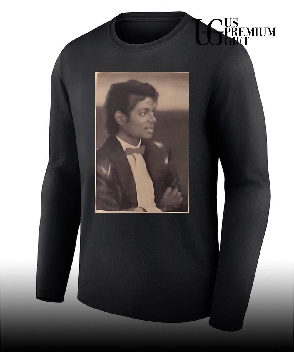 Louis Tomlinson wearing Michael photo shirt