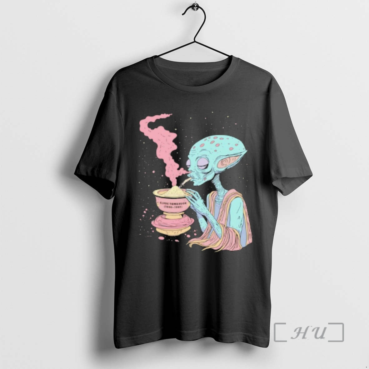 Officials Alien Inhale Smoke Clyde Tombaugh 1906 1997 T-Shirts, Hoodie, Sweatshirt | PopFlextees.com