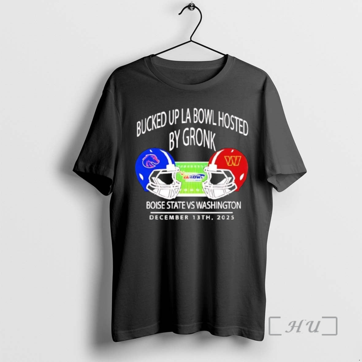 Officials Boise State Broncos Vs Washington Huskies 2025 Bucked Up La Bowl Helmets Premium T-Shirts, Hoodie, Sweatshirt
