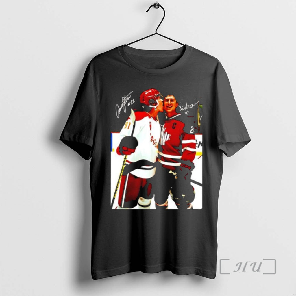 Officials Gay Loves Connor Storrie And Hudson Williams Signatures T-Shirts, Hoodie, Sweatshirt | PopFlextees.com