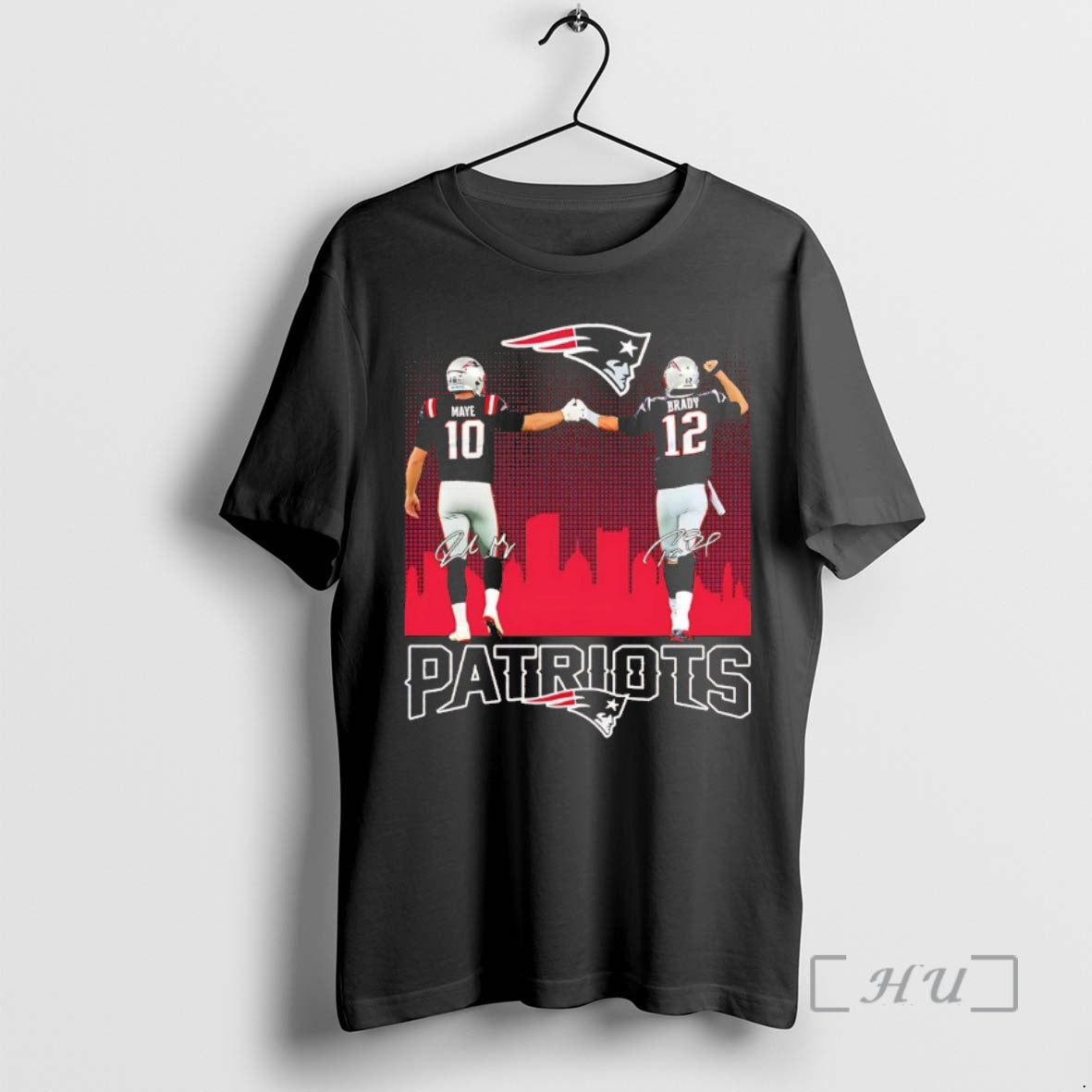 Officials Maye And Brady Fist Bump Patriots Signatures Christmas Chriast T-Shirts, Hoodie, Sweatshirt | PopFlextees.com