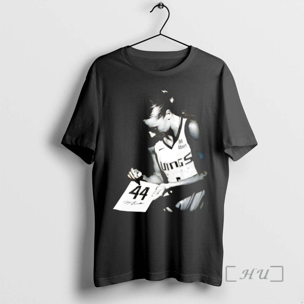 Trending Paige Bueckers 44 Vintage Dallas Wings Woman Basketball Signature T-Shirts, Hoodie, Sweatshirt | PopFlextees.com