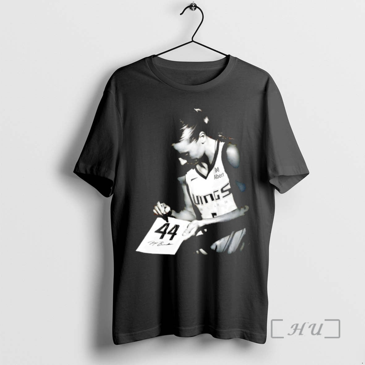 Trending Paige Bueckers 44 Vintage Dallas Wings Woman Basketball Signature T-Shirts, Hoodie, Sweatshirt | PopFlextees.com
