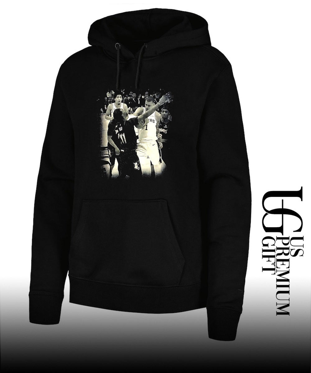 Victor Wembanyama San Antonio Spurs elbowing Naz Reid shirt