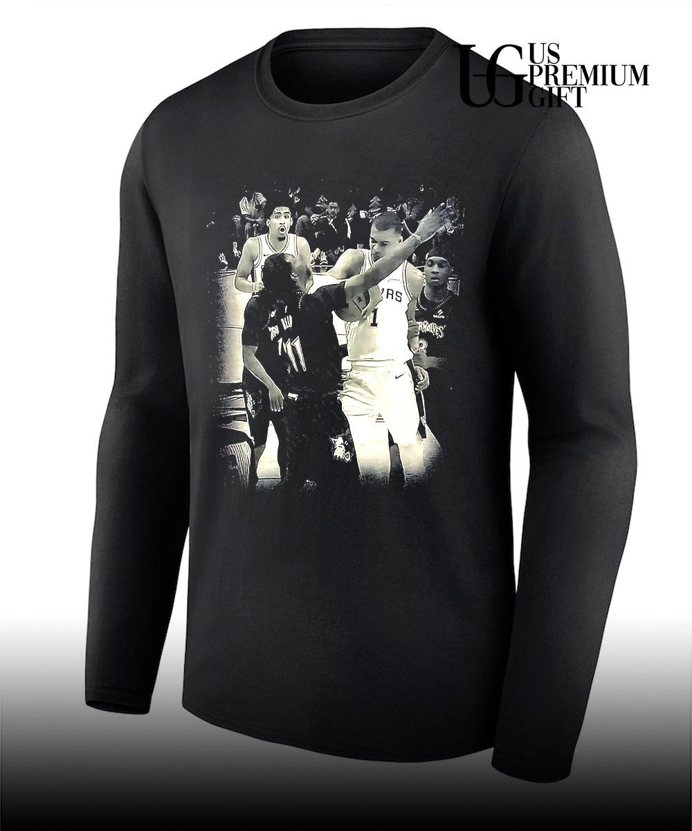 Victor Wembanyama San Antonio Spurs elbowing Naz Reid shirt