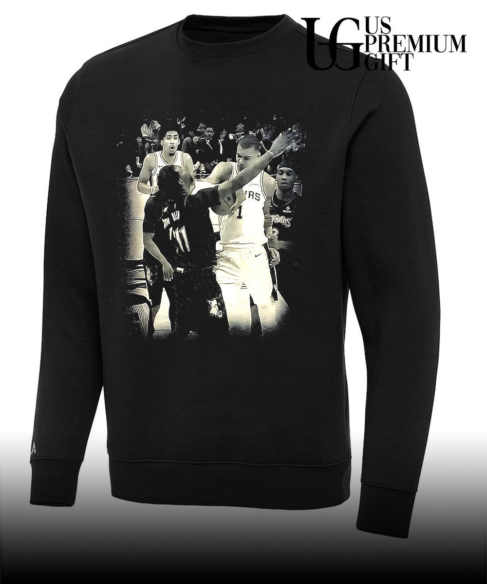 Victor Wembanyama San Antonio Spurs elbowing Naz Reid shirt
