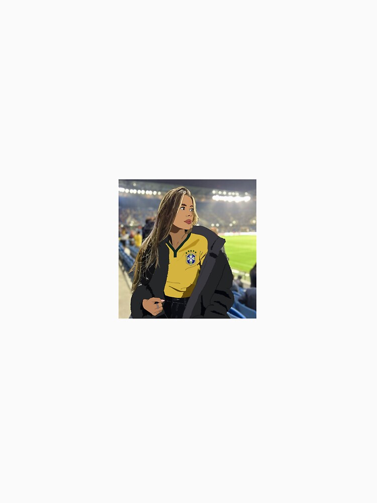 Carol Cabrino with Brazil jersey by Beautifutebol