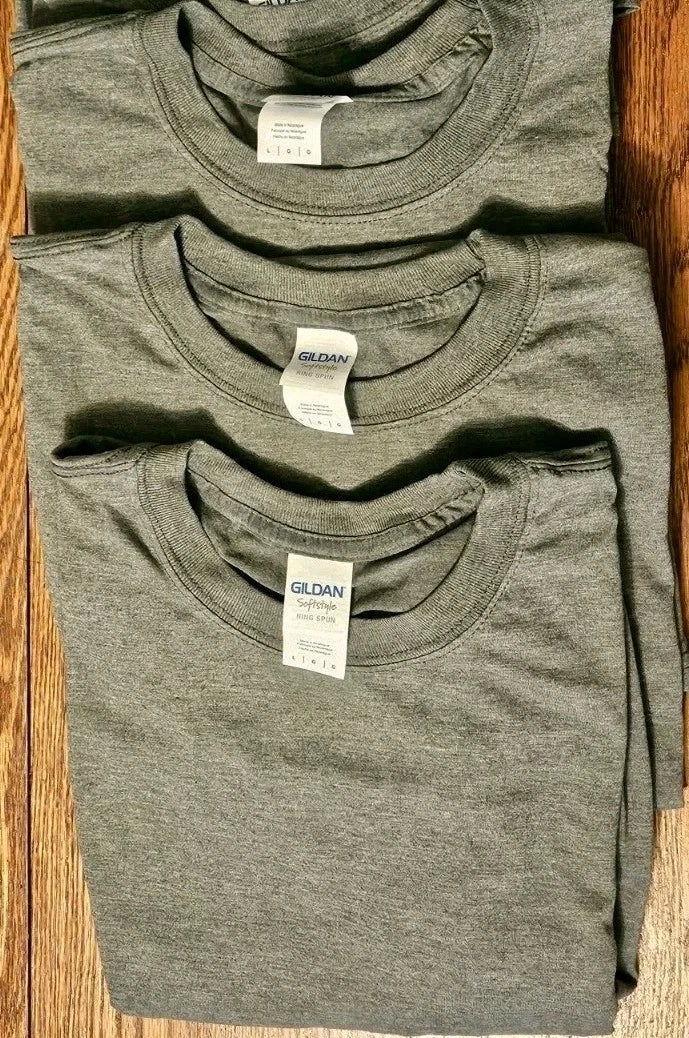 NEW Lot Of 3 Gildan Mens T-Shirt Short Sleeve Light Weight Softstyle Size LARGE