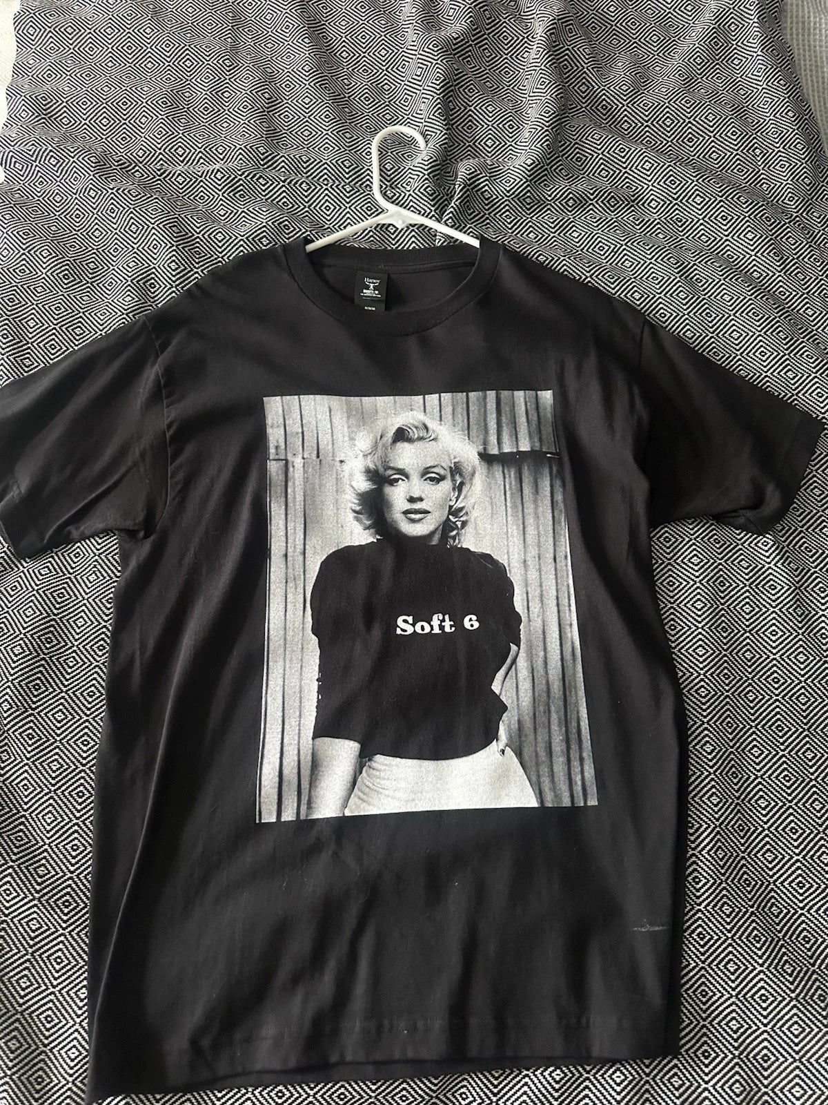 Marilyn Monroe Soft 6 tee shirt Men’s Medium