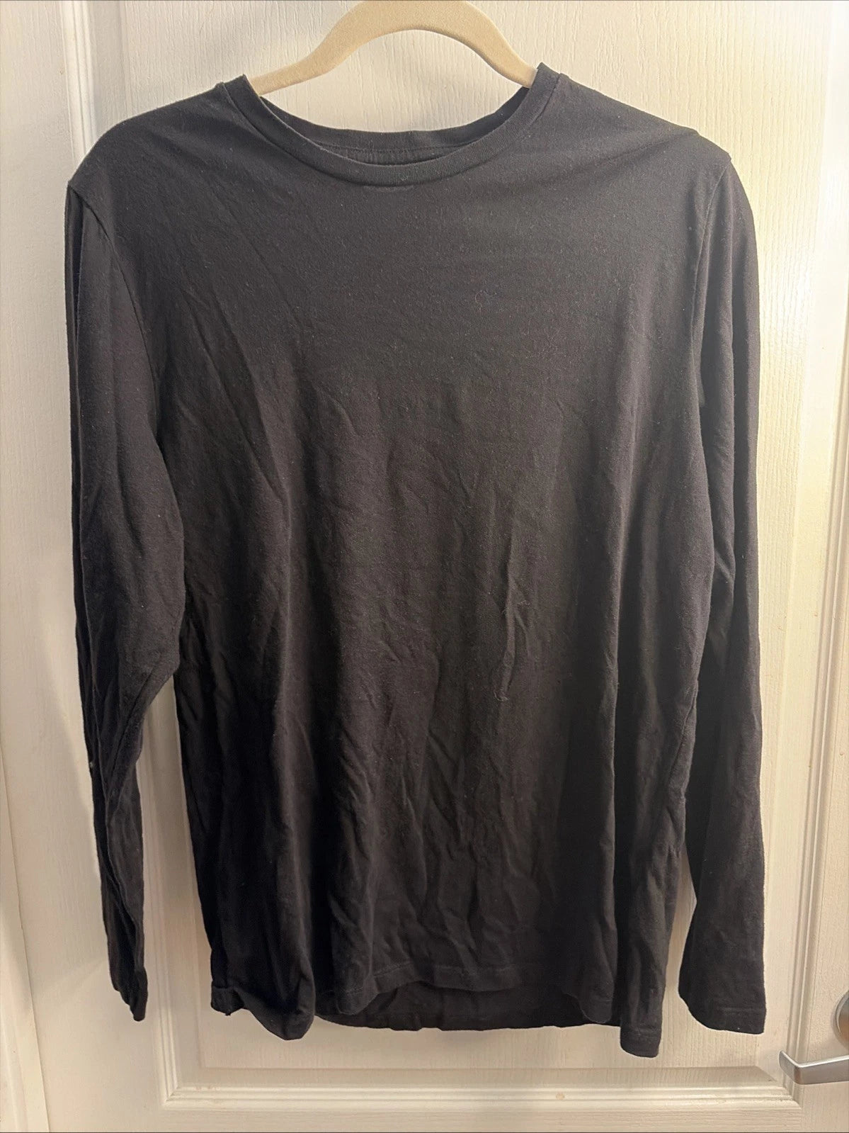 Old Navy Men's Medium Soft Washed Black CrewNeck Long Sleeve T Shirt