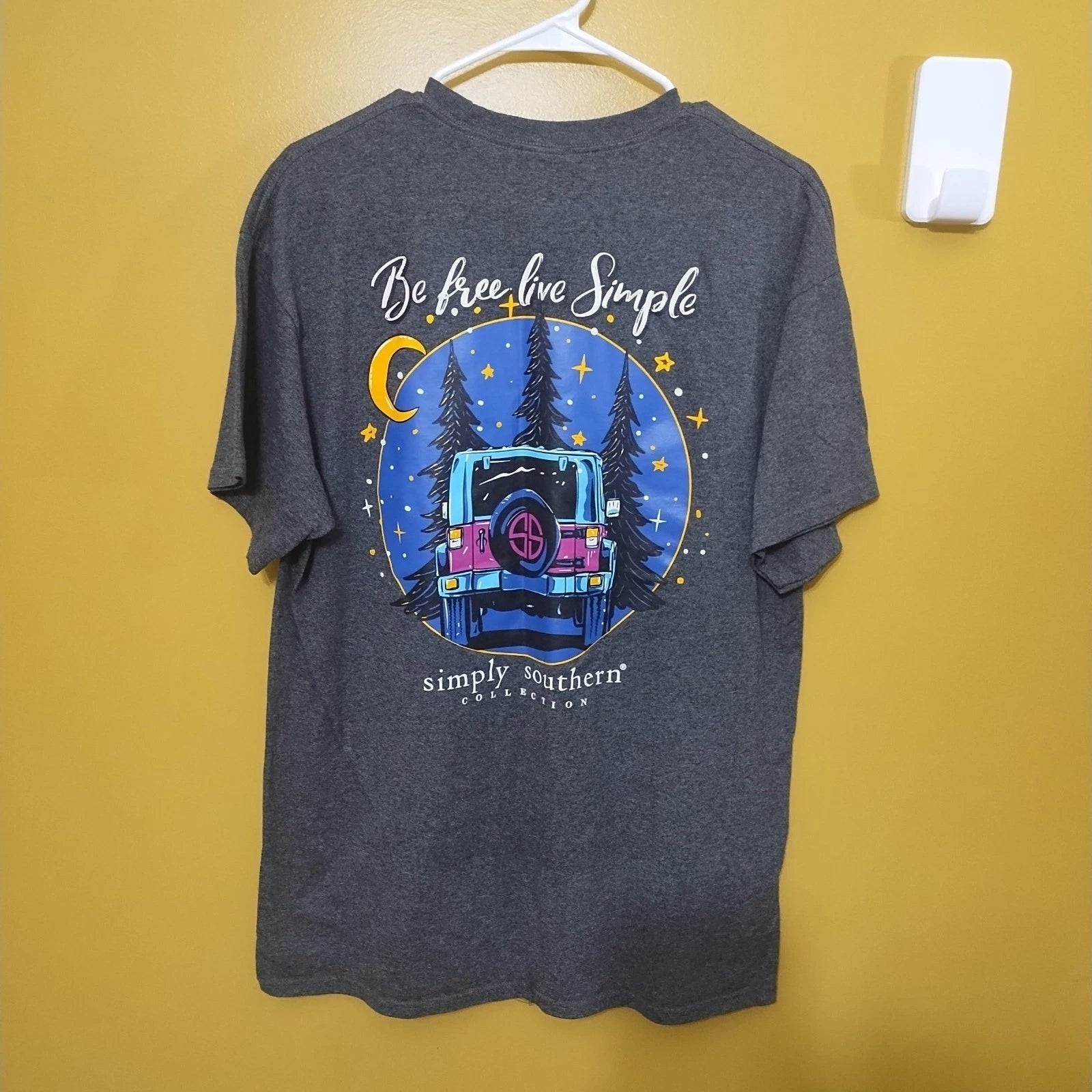 Simply Southern Be Free Live Simple T Shirt L