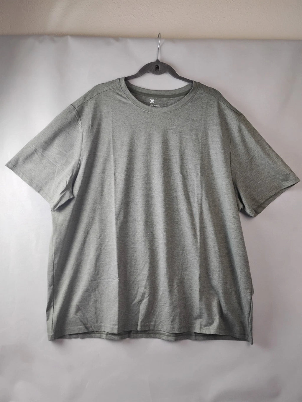 Men’s All In Motion Short Sleeve Soft Stretch T Shirt Olive Size 2XL NWT