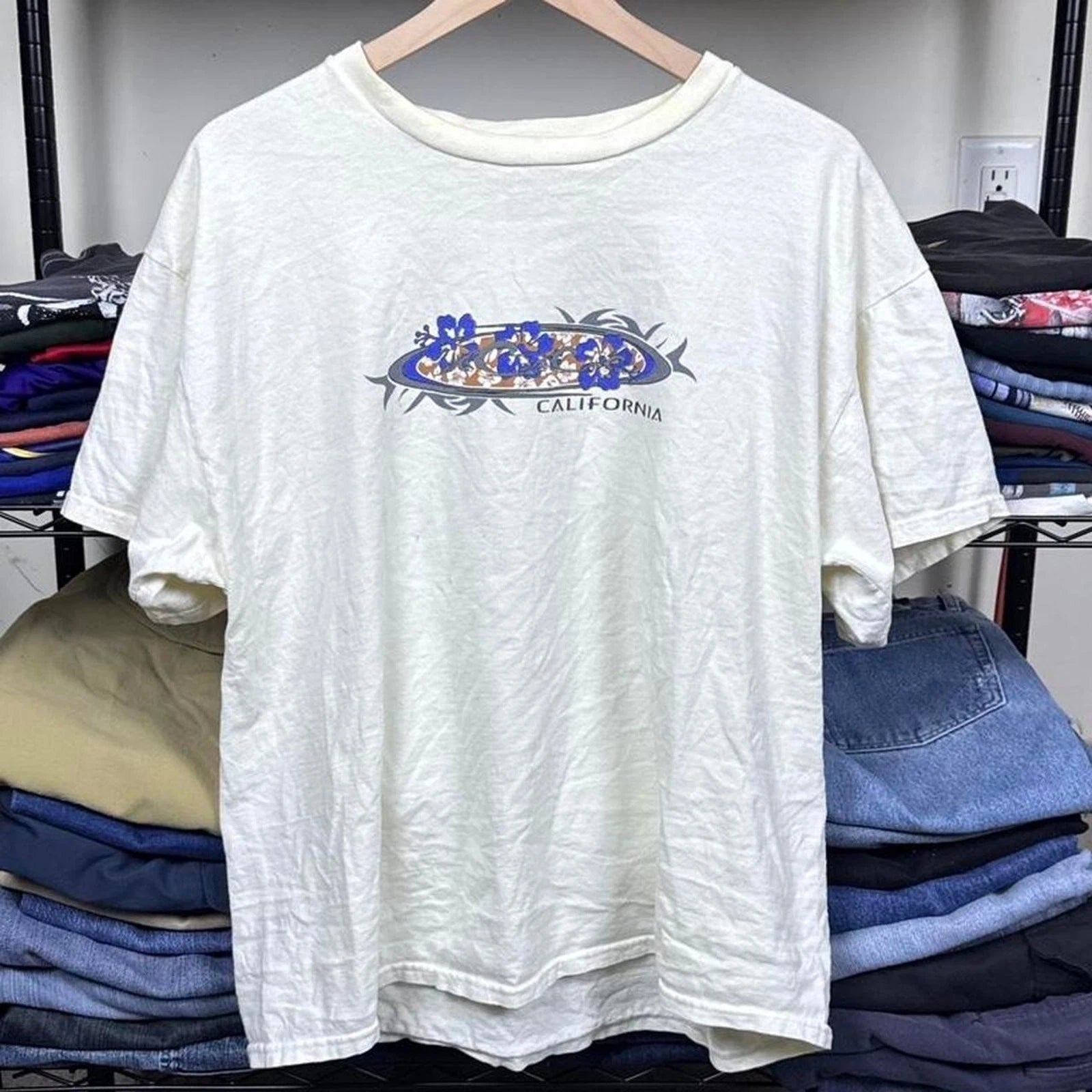 California y2k style simple graphic