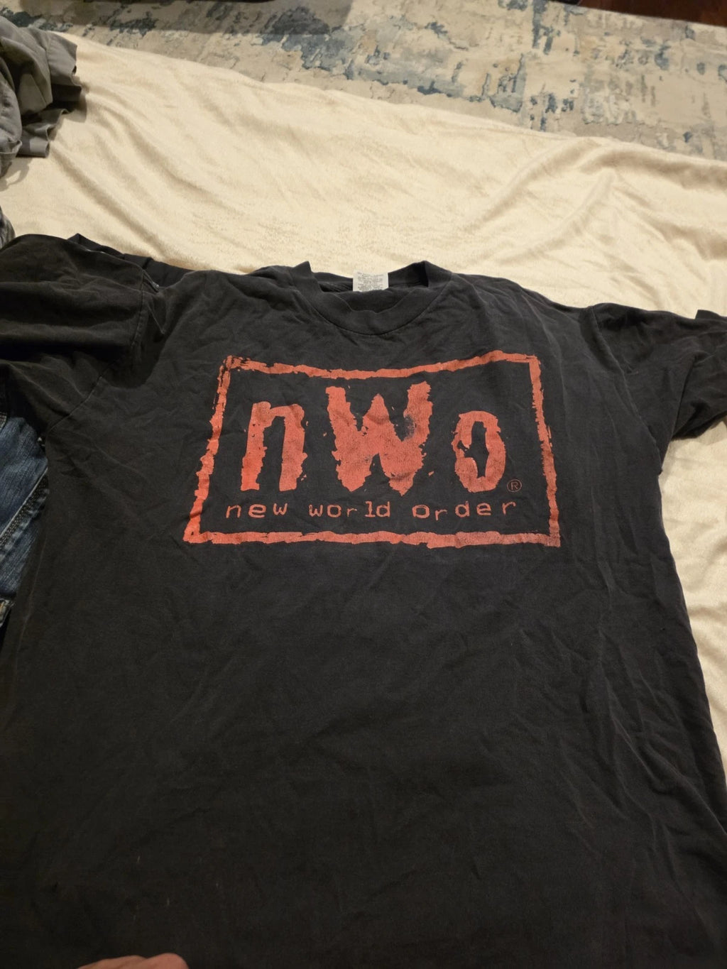 Vintage Men Wollfpack NWO Faded Black T Shirt