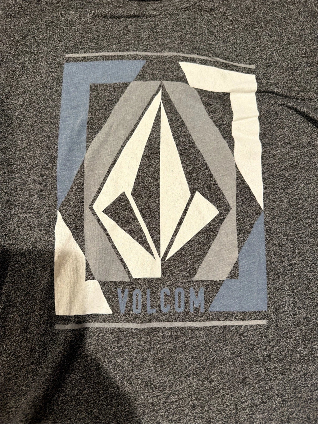 Vintage Volcom Shirt Mens Medium Graphic Tee Gray Y2K Hang Tag Casual Skate
