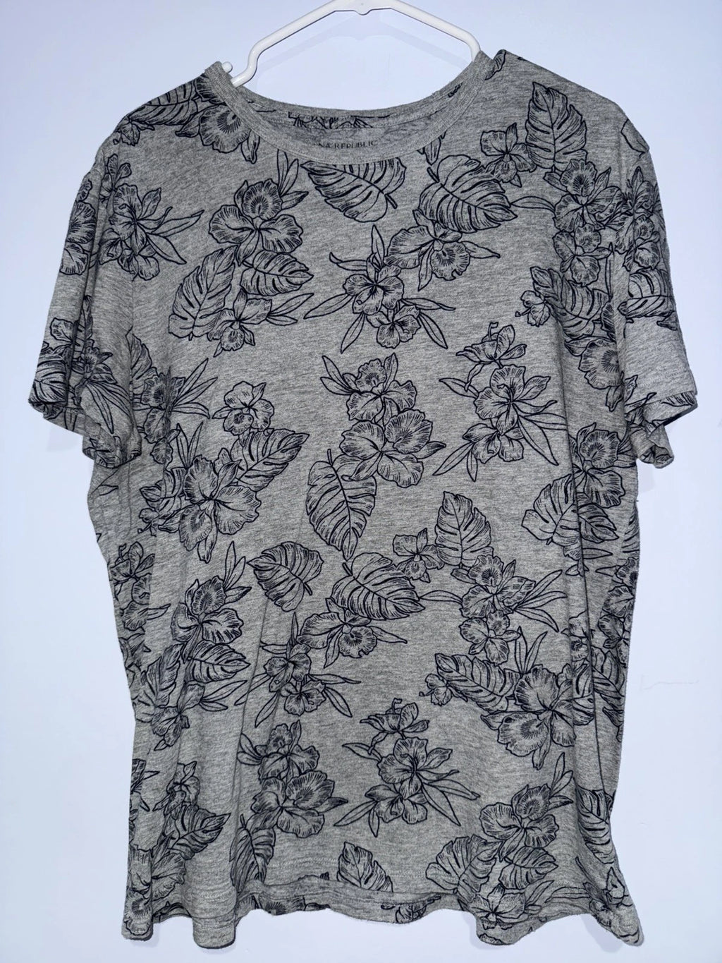 Vintage Banana Republic T Shirt Mens Large Gray Blue Floral Lightweight Casual