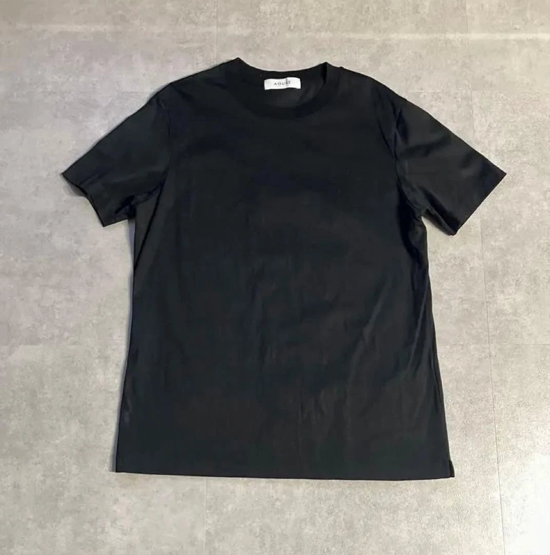 AOURE Black Crew Neck T-Shirt Size M - Simple Design