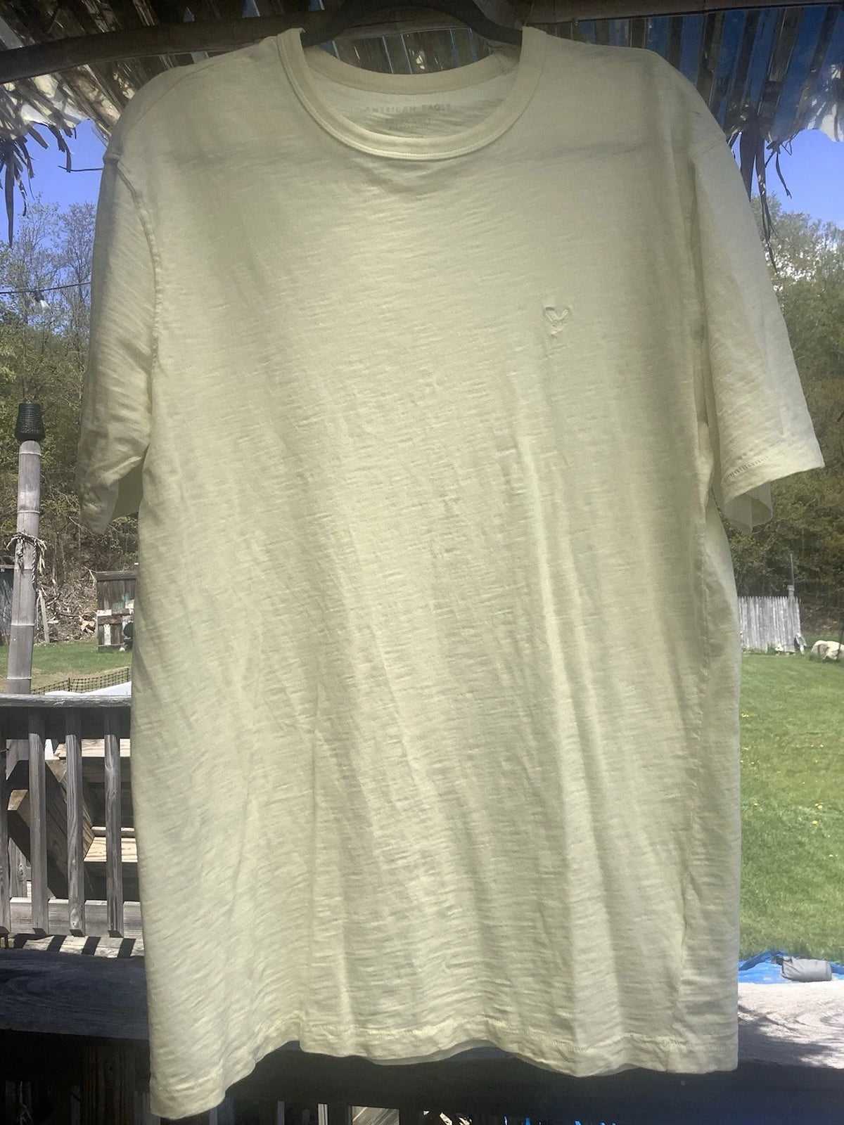 Menst T-Shirt America Eagle Size Medium Pale Yellow Super Soft
