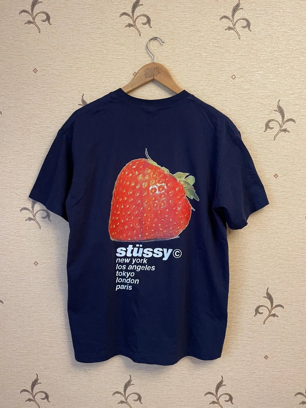 Stüssy Strawberry Graphic T-Shirt Navy Blue Size L Streetwear