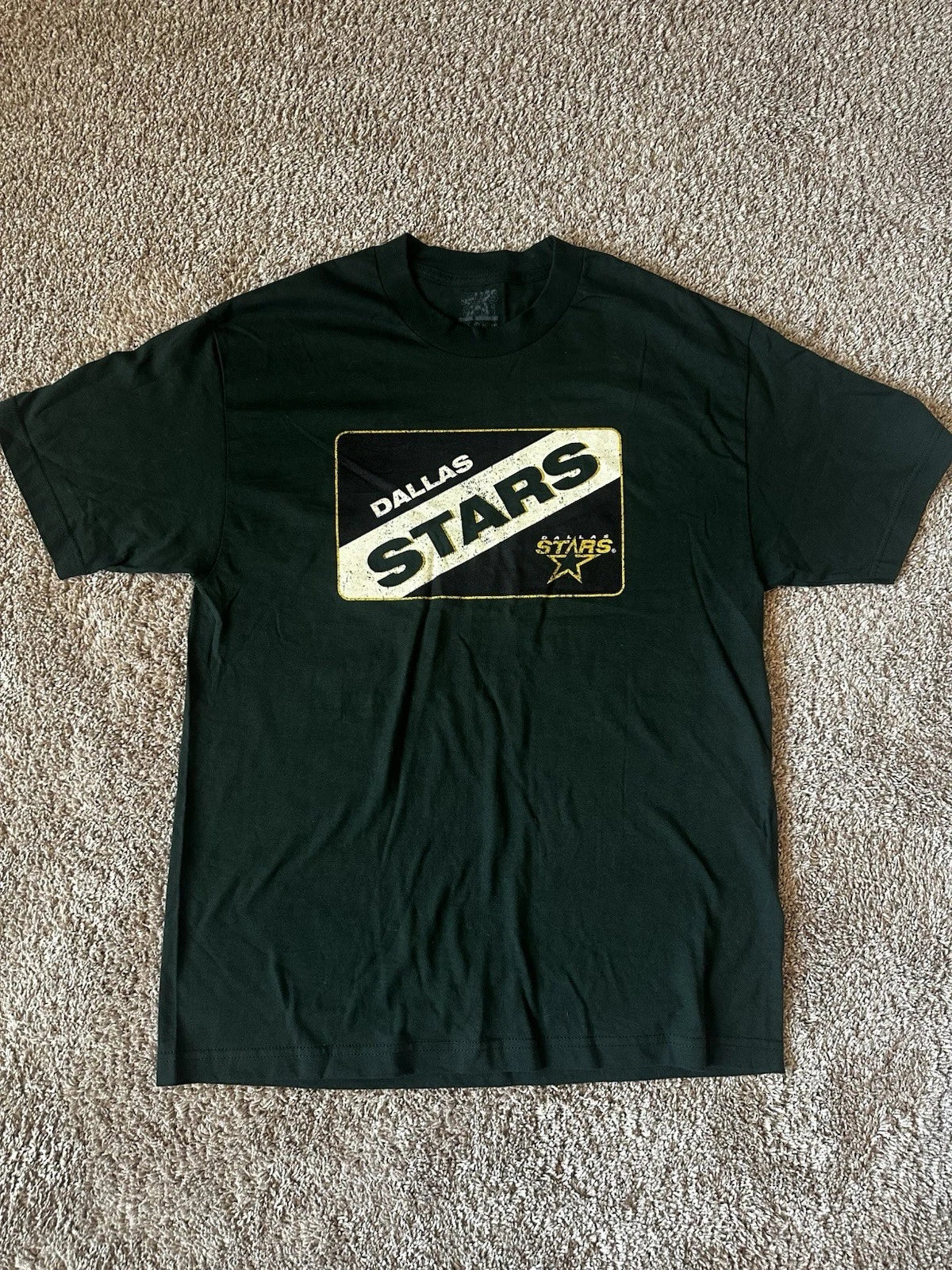 Vintage 90s Style Dallas Stars NHL T-Shirt L Distressed Graphic Tee Green Retro