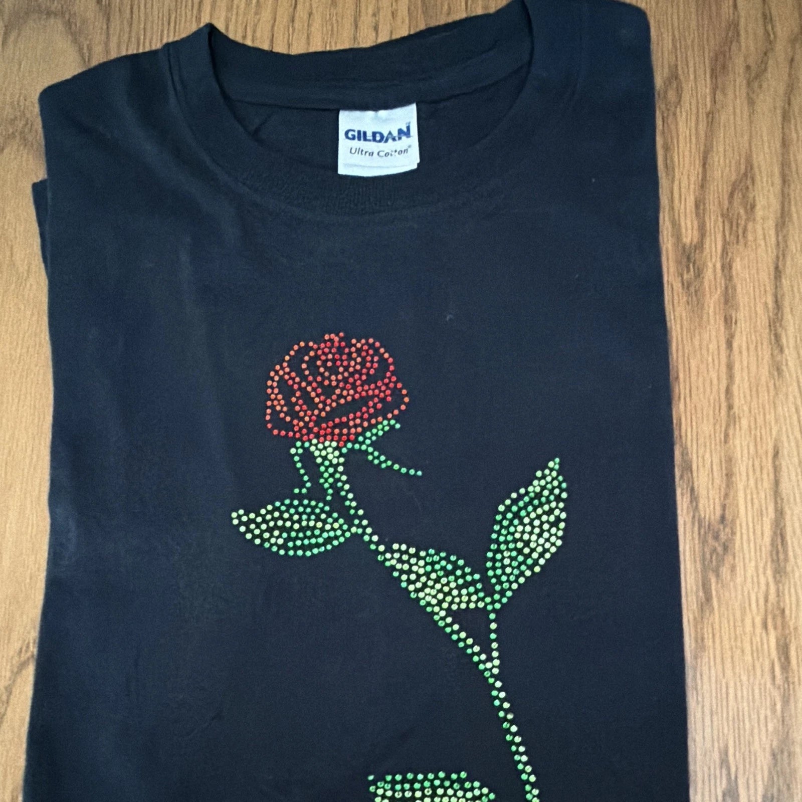 Gildan Ultra Cotton Womens Black Crew Neck Sweatshirt/Rhinestone Red Rose Tee