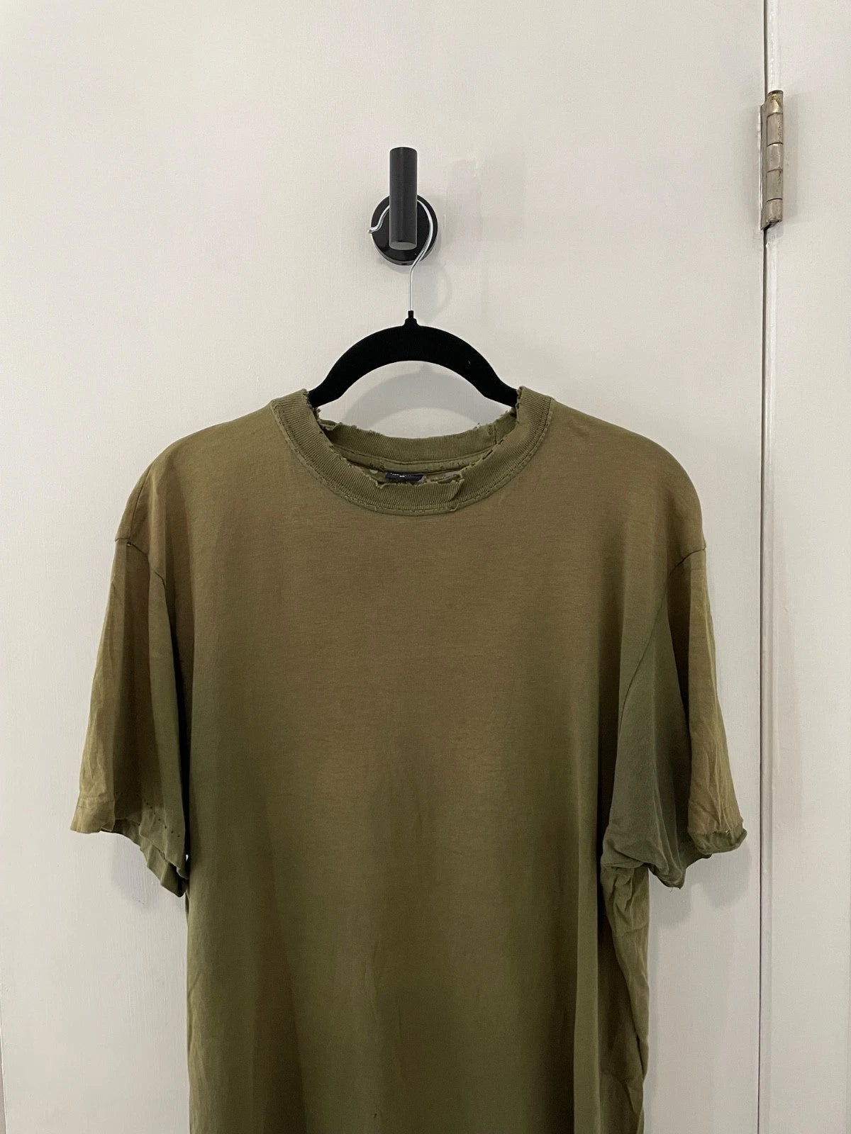 90s faded distressed olive green tshirt made in France large