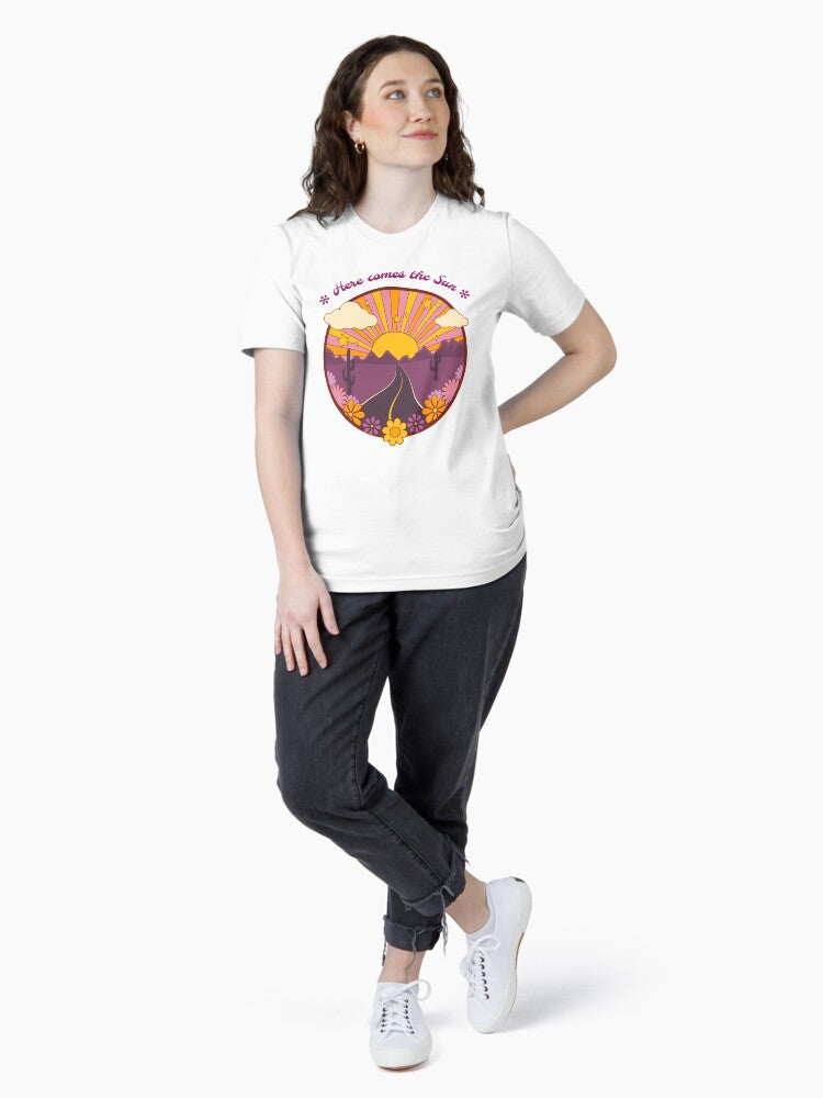 Here Comes the Sun - Retro Roadtrip Essential T-Shirt